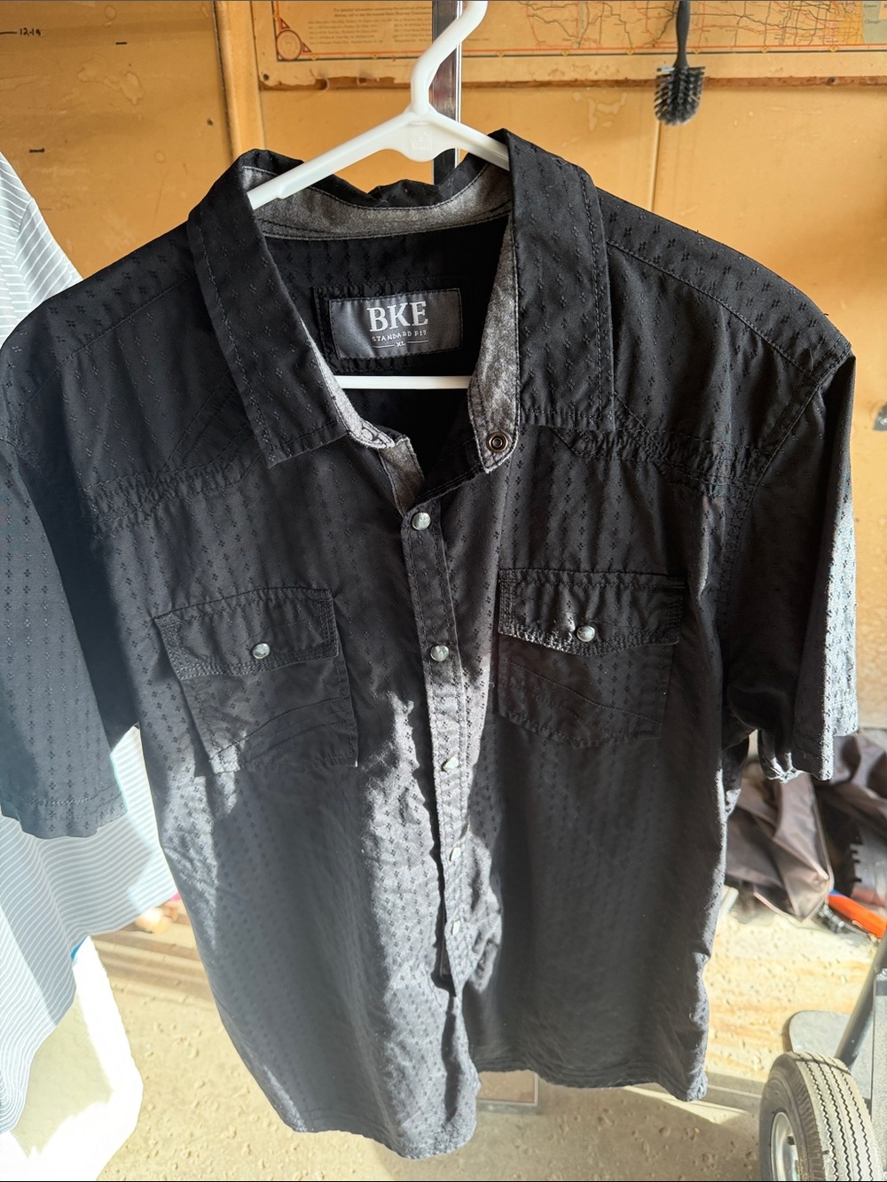 BKE Black Short-Sleeve Textured Button-Up Shirt with Chest Pockets
